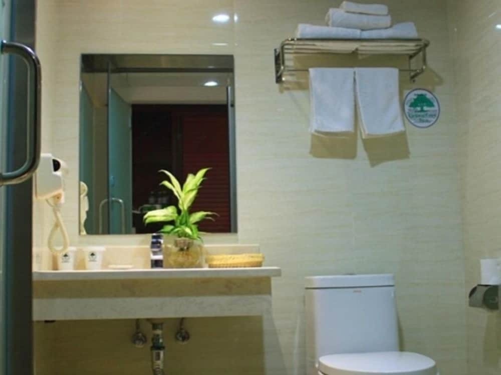 Чжоушань: GreenTree Inn Zhoushan Putuo Donggang Hotel