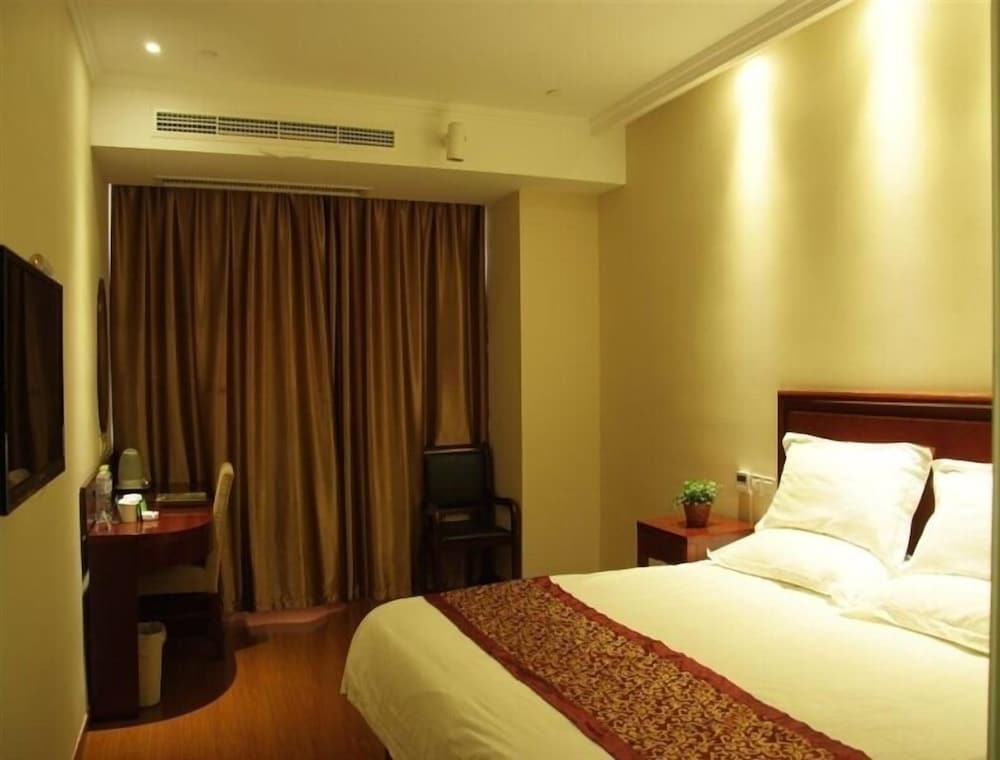 Чжоушань: GreenTree Inn Zhoushan Putuo Donggang Hotel