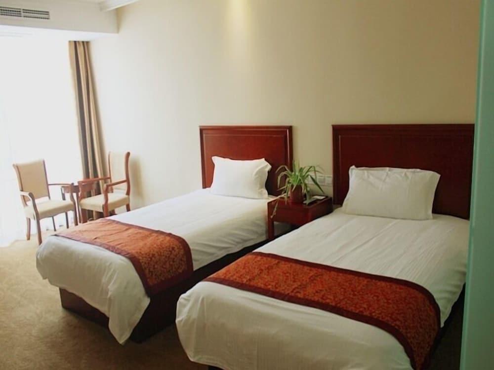 Чжоушань: GreenTree Inn Zhoushan Putuo Donggang Hotel