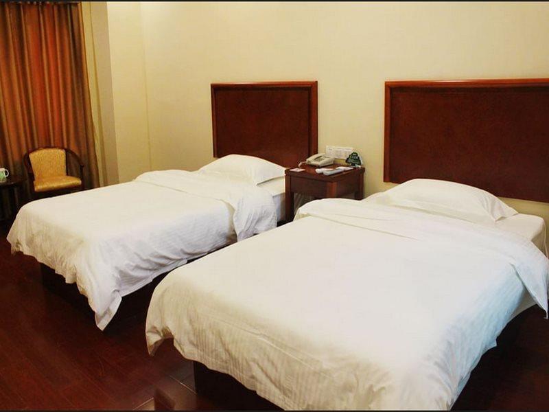 Фуян: GreenTree Inn Anhui Fuyang Funan East Huaihe Road Express Hotel