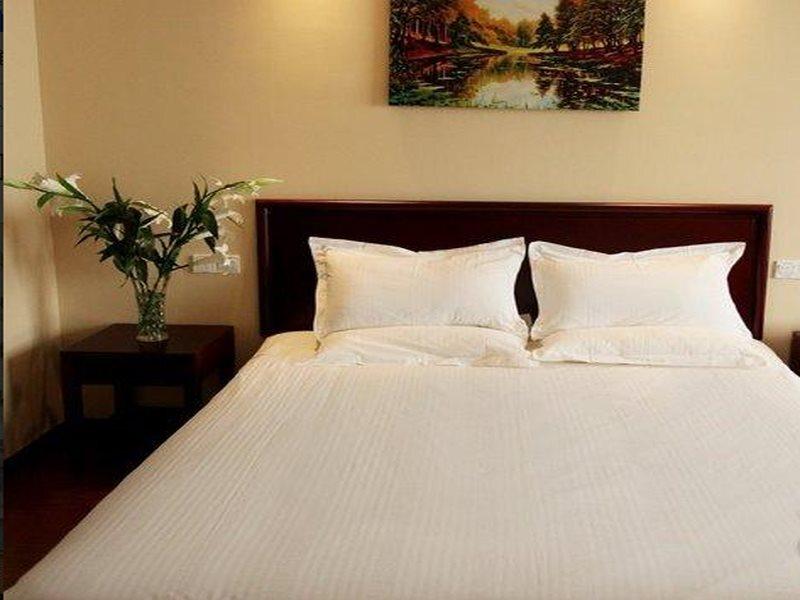 Фуян: GreenTree Inn Anhui Fuyang Funan East Huaihe Road Express Hotel