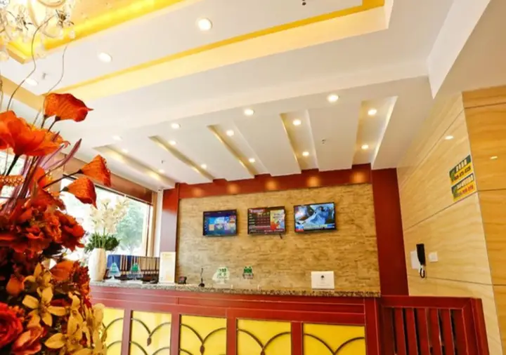 GreenTree Inn Henan Xinyang Gushi Zhongshan Avenue Hongsu Avenue Express Hotel — фото 1