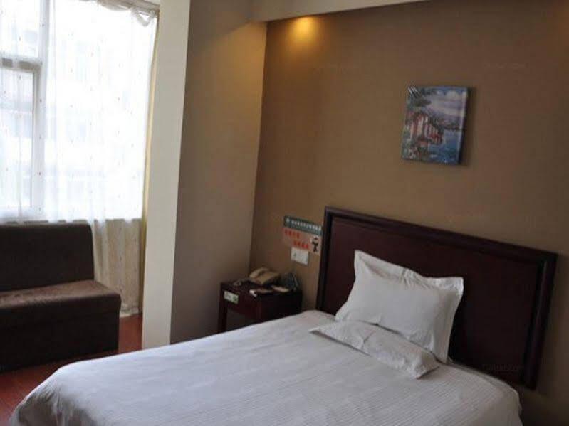 Синьян: GreenTree Inn HeNan XinYang ChangAn Road Business Hotel