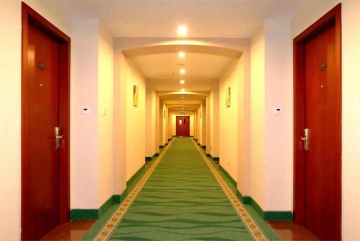 Люян: GreenTree Inn Shanxi Luliang Fengshan Road Central Park Express Hotel