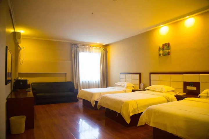 Люян: GreenTree Inn Shanxi Luliang Fengshan Road Central Park Express Hotel