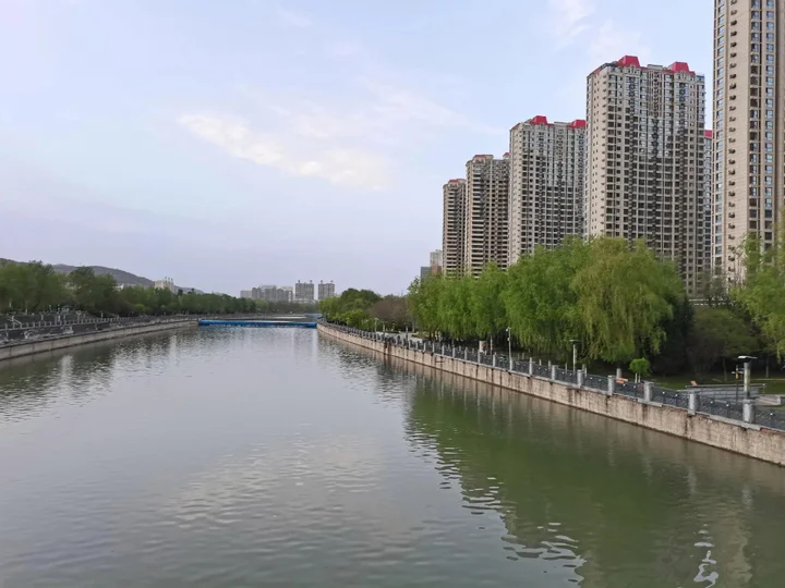 Люян: GreenTree Inn Shanxi Luliang Fengshan Road Central Park Express Hotel