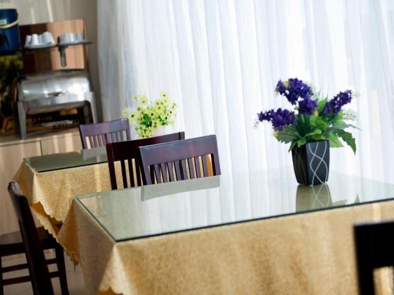 Хецзе: GreenTree Inn Heze Railway Station Hotel