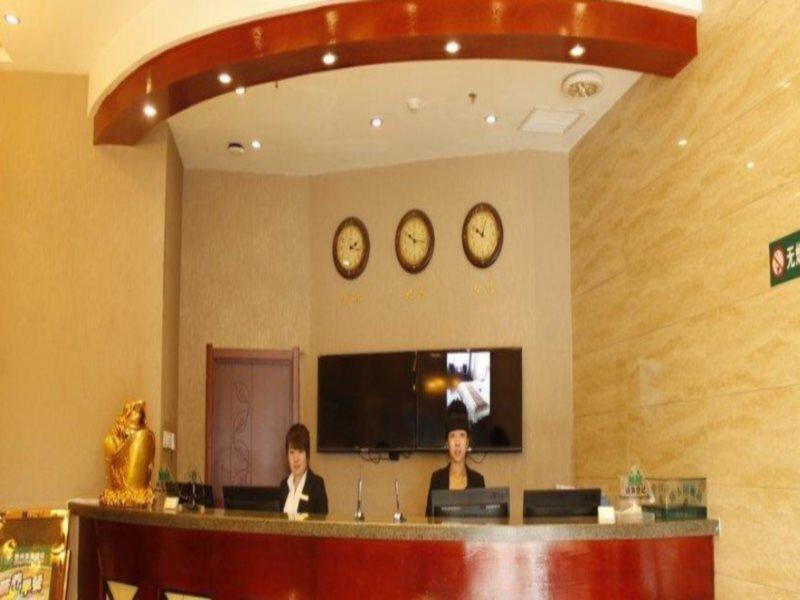 Тунляо: GreenTree Inn Neimenggu Tongliao Railway Station Jianguo Road Express Hotel