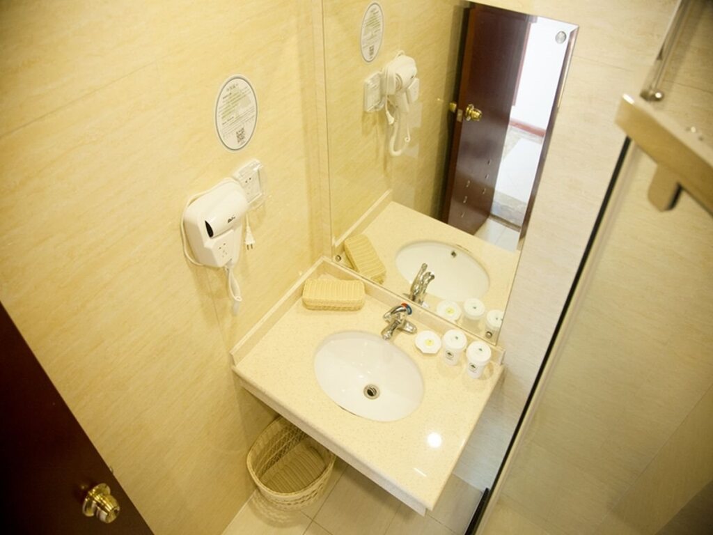 Цзинин: GreenTree Inn Shandong Zoucheng Railway Station Huochang Road Business Hotel