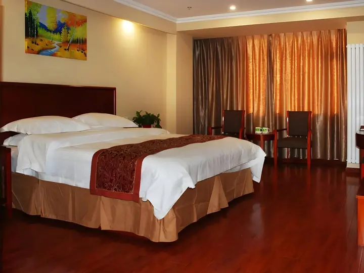 Вэйфан: GreenTree Inn WeiFang LinQu ZhanQian Road LuChuan Business Hotel