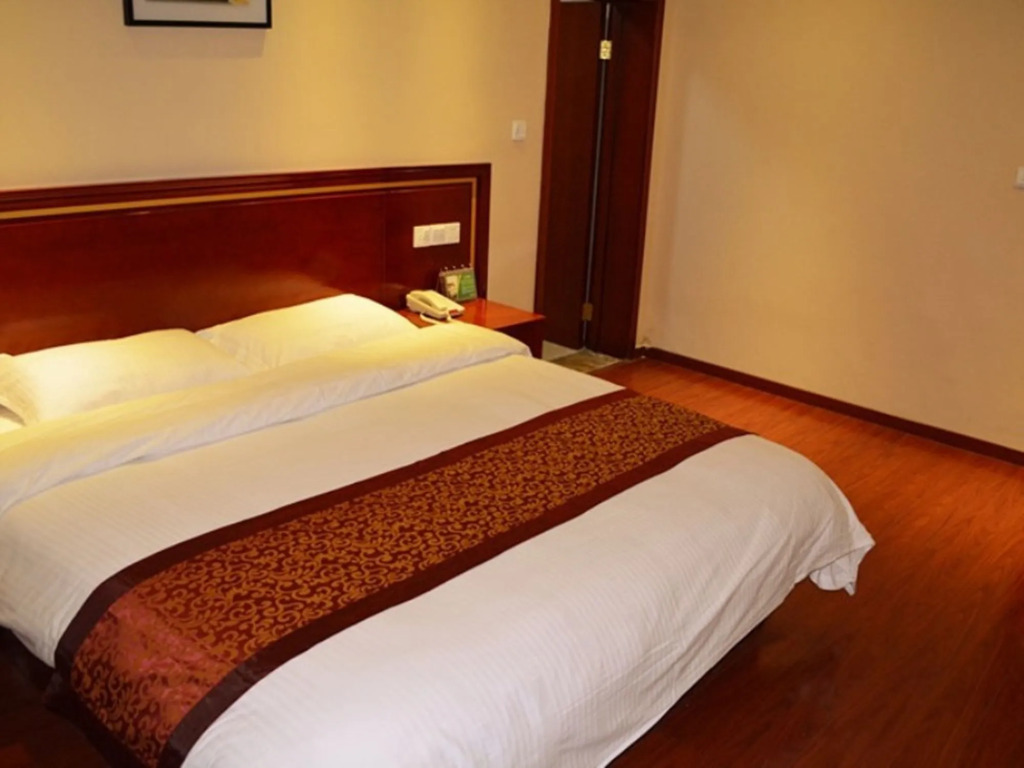 Чжэньцзян: GreenTree Inn ZhenJiang JieFang Road University Affiliated Hospital Ex