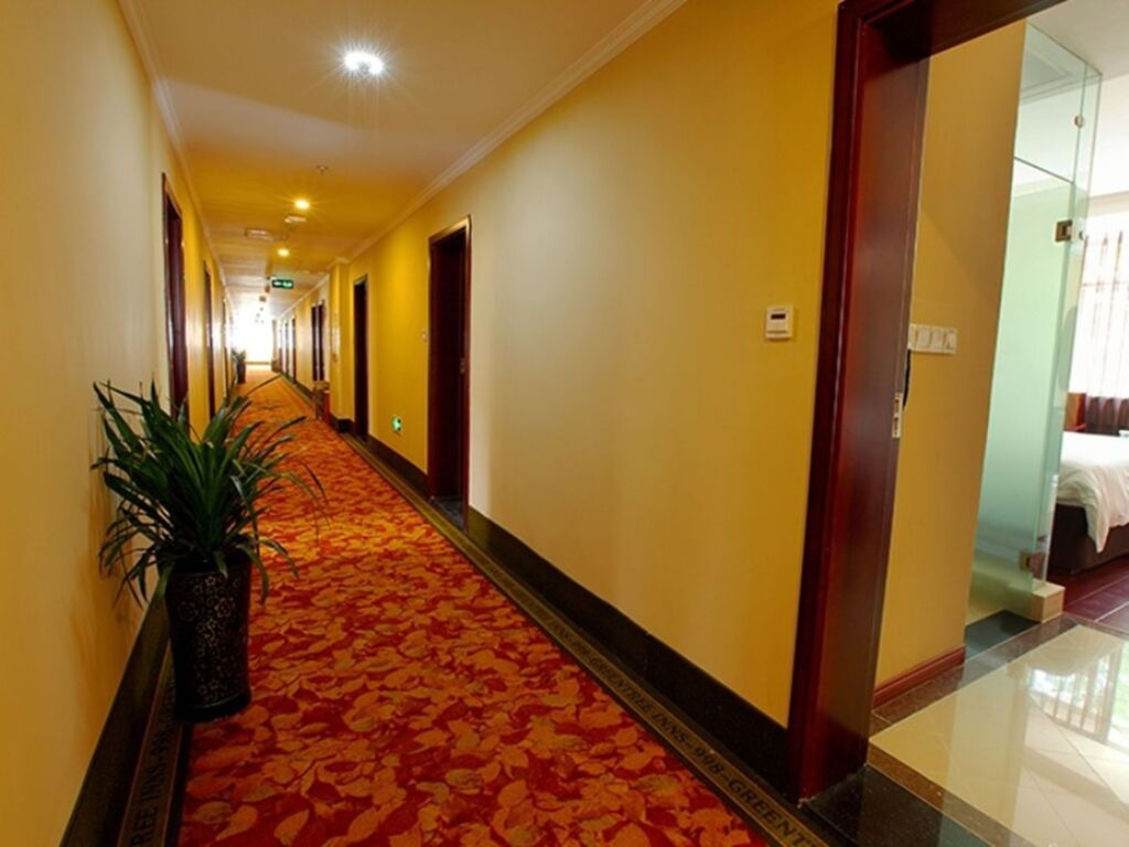 Чжэньцзян: GreenTree Inn Technology University Youth Square