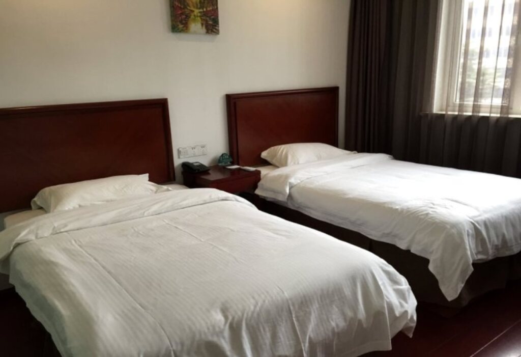 GreenTree Inn Jiangsu Zhenjiang Yaohan Express Hotel — фото 5