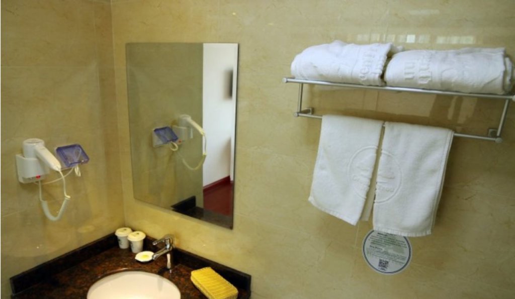 GreenTree Inn Jiangsu Zhenjiang Yaohan Express Hotel — фото 2