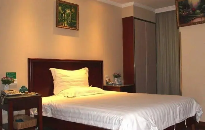 Гуйлинь: Greentree Inn Guilin Xiangshan District South Zhongshan Road Nanxishan Park Express Hotel