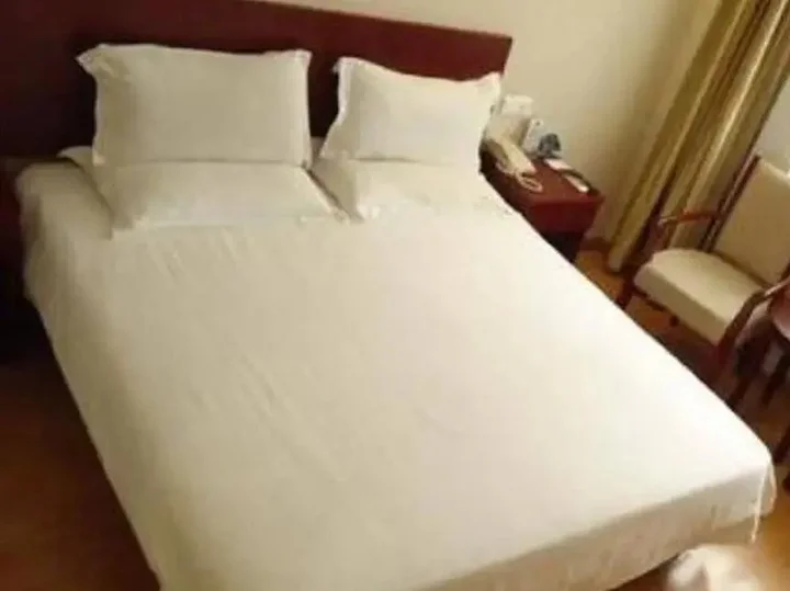 Гуйлинь: Greentree Inn Guilin Xiangshan District South Zhongshan Road Nanxishan Park Express Hotel