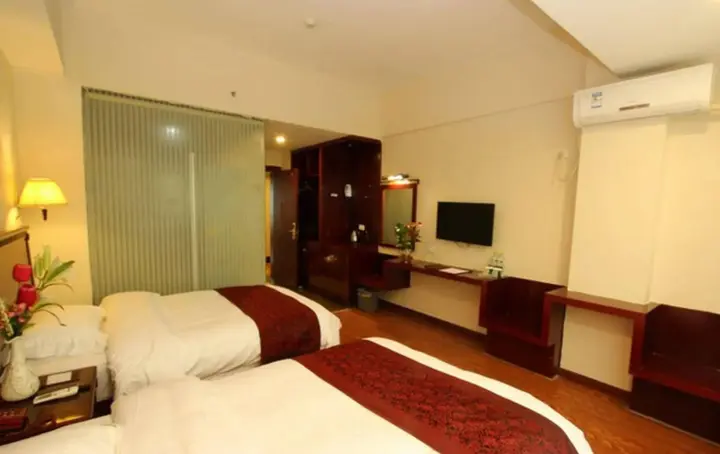 Гуйлинь: GreenTree Inn Guilin Lingui JinShan Square JinShui Road Express Hotel