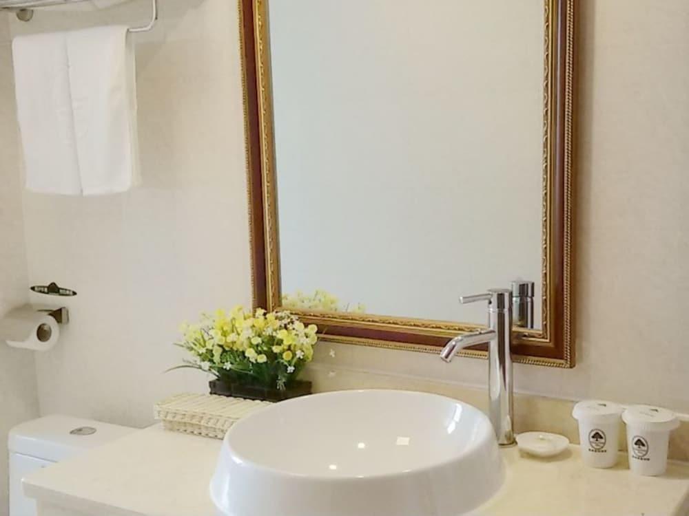 Laibin: GreenTree Inn LaiBin DaQiao Road YeJin Road Express Hotel