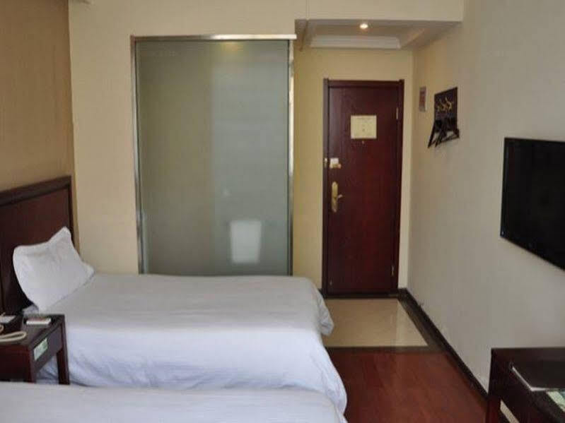 Лоян: GreenTree Inn HeNan LuoYang QingDao Road ShangHai Market Express Hotel