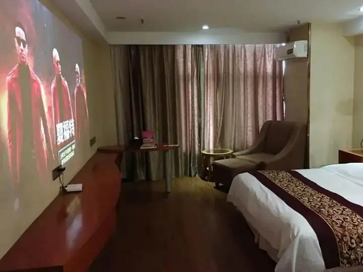 Уси: GreenTree Inn Jiangsu Wuxi Huishan High-Speed Rail Qianzhou Chongwen Road Business Hotel
