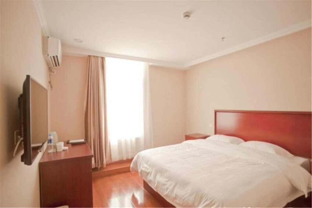 Далянь: GreenTree Inn Liaoning Dalian Railway Station South Shengli Square Express Hotel