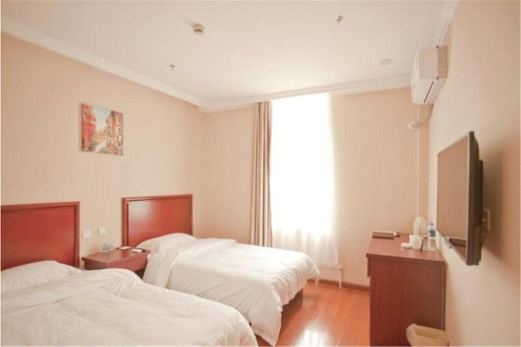 Далянь: GreenTree Inn Liaoning Dalian Railway Station South Shengli Square Express Hotel