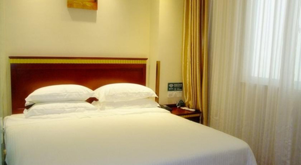 Лоян: GreenTree Inn Henan LuoYang Peony Square Business Hotel