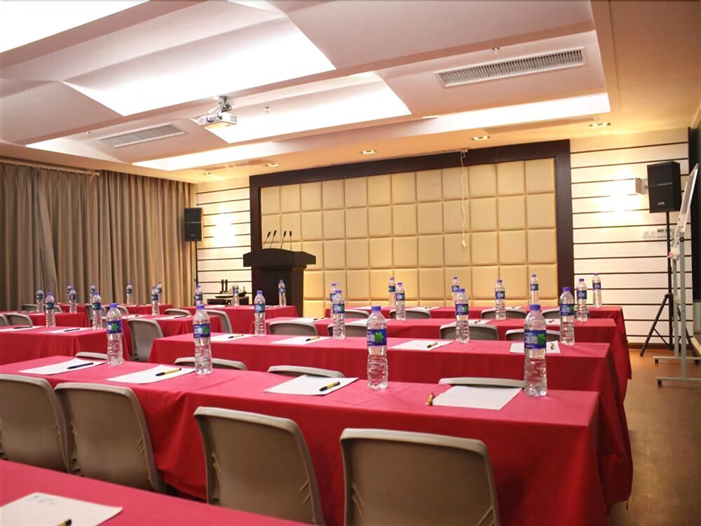 Шаньтоу: GreenTree Inn Shantou Gurao Gugui Road Hotel