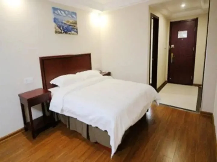 Чанша: Green Tree Inn Changsha West Bus Station Business Hotel