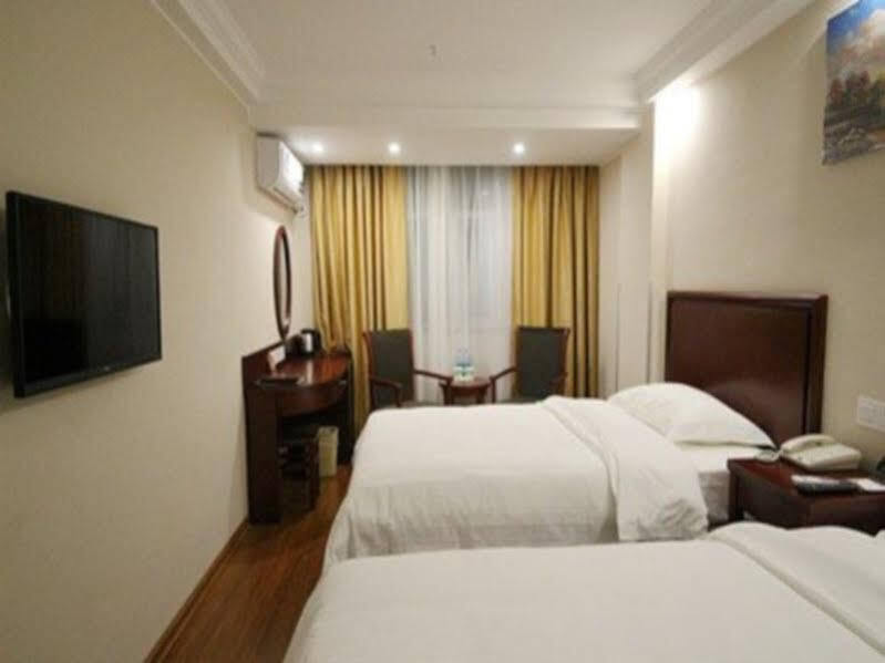 Чанша: Green Tree Inn Changsha West Bus Station Business Hotel