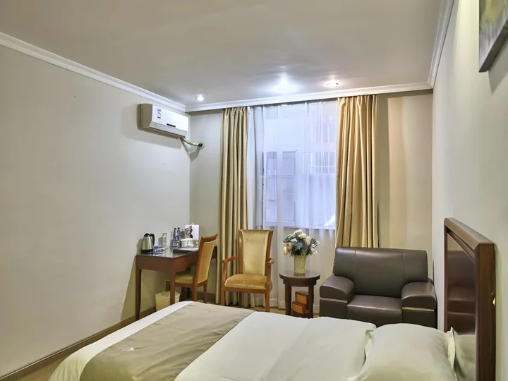 Фошань: GreenTree Inn Foshan Longjiang Town North Fenghua Road Express Hotel