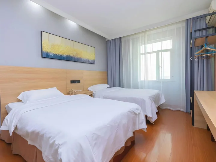 Чунцин: GreenTree Inn Chongqing Shiqiaopu Computer City Light Rail Stine Express Hotel
