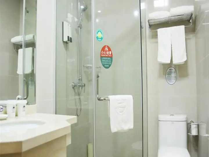 Лянфан: GreenTree Inn LangFang GuanGYAng District High-speed Railway Station Business Hotel