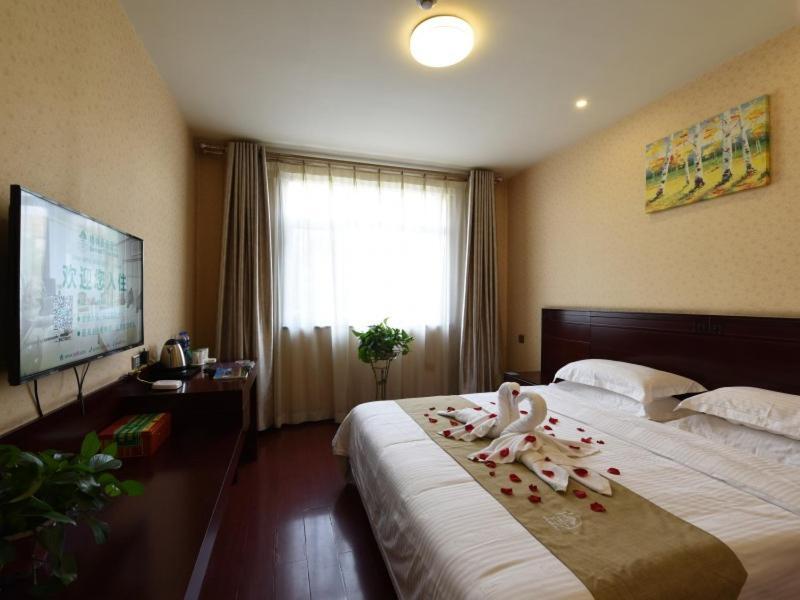 Цзиньчжун: GreenTree Inn Shanxi Jinzhong JieXiu Railway Station Express Hotel