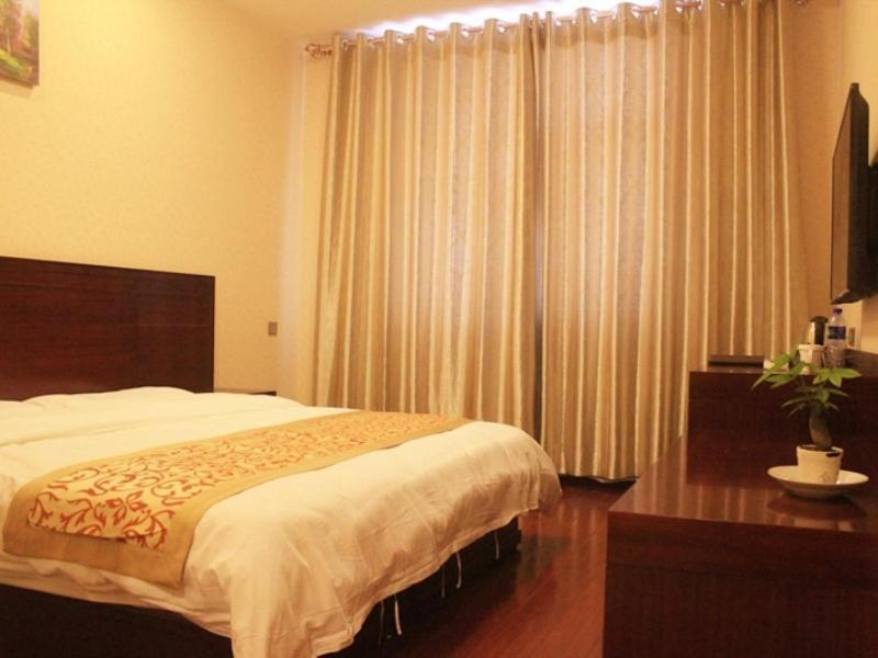 Цзиньчжун: GreenTree Inn Shanxi Jinzhong JieXiu Railway Station Express Hotel