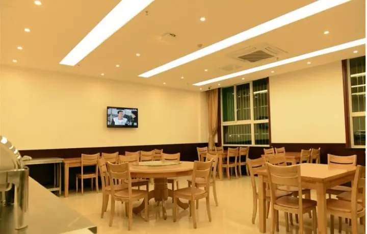 Цзиньчжун: GreenTree Inn Shanxi Jinzhong Yuci Taiyu Road Cultural and Educational City Business Hotel