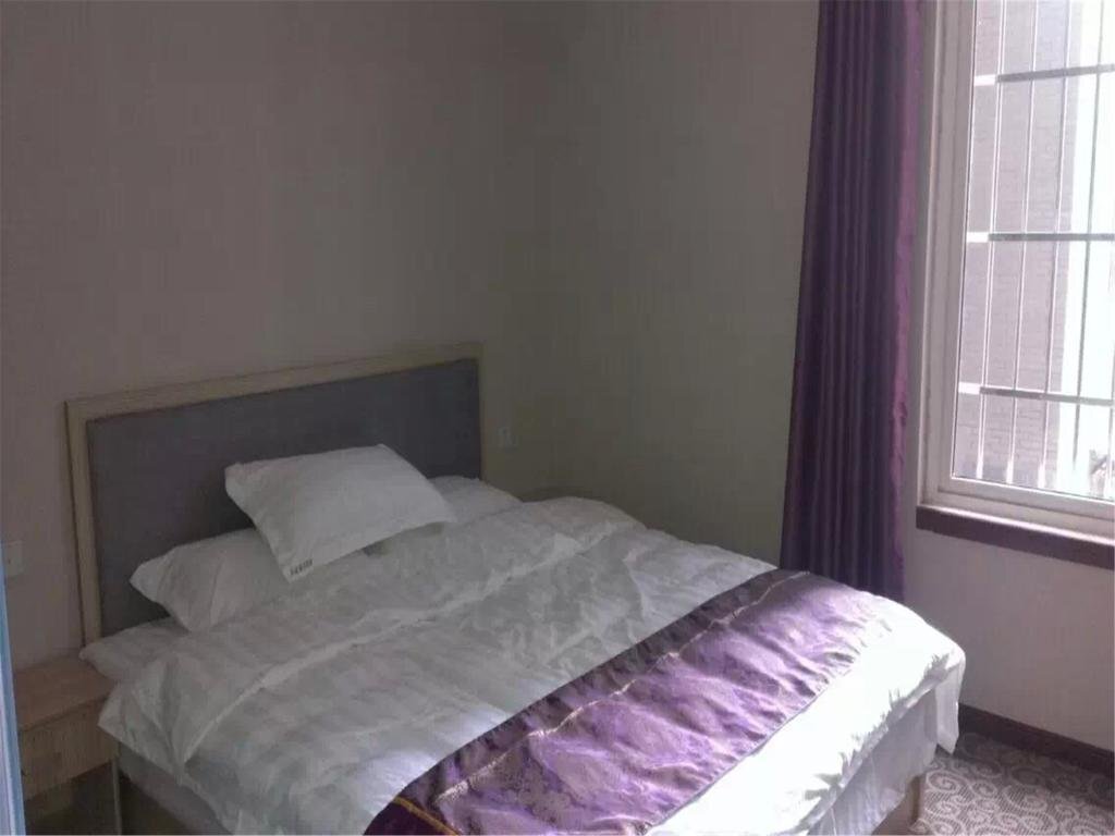 Цзыян: Jianyang Junyi Business Hotel