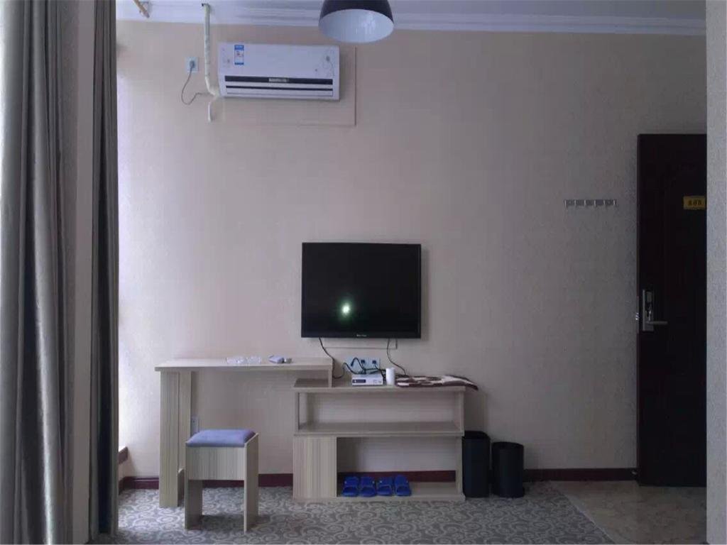 Цзыян: Jianyang Junyi Business Hotel