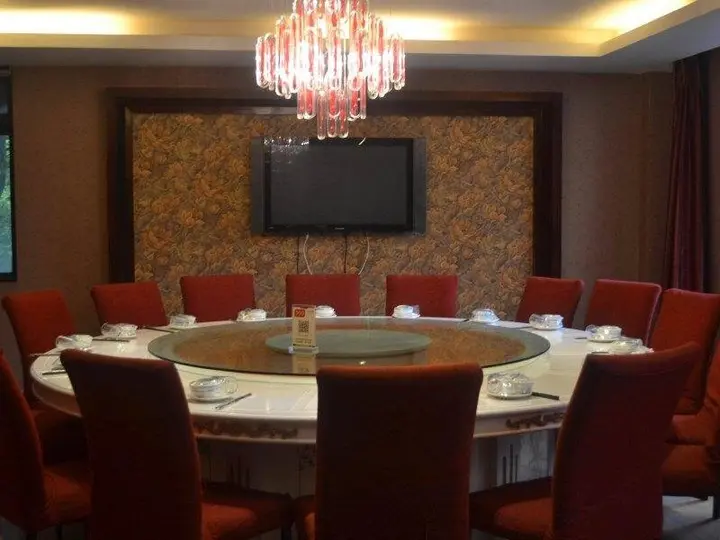 Ухань: Ruian City Hotel