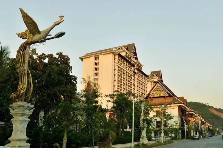 Цзинхун: 西双版纳澜湄万象观光酒店