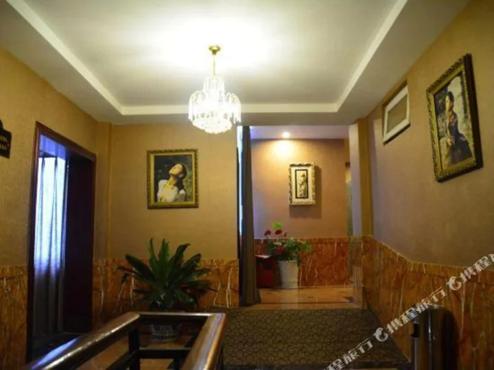 Ибинь: Yibin Rongzhou Holiday Hotel (Guanying Ancient Street)