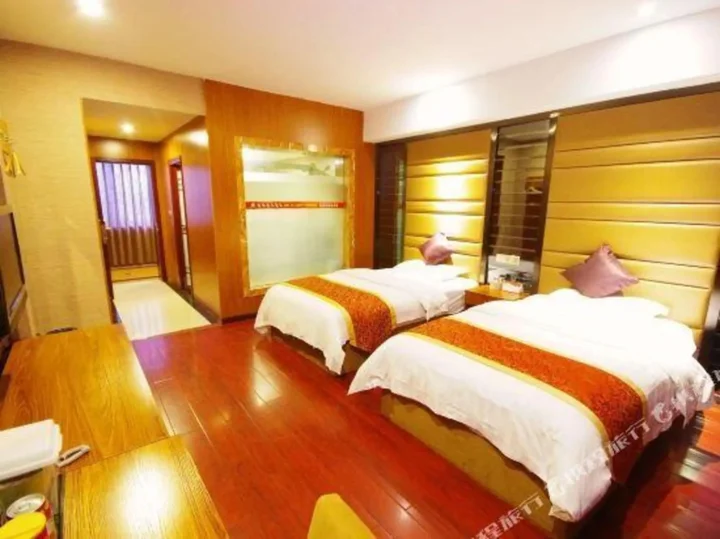 Ибинь: Yibin Rongzhou Holiday Hotel (Guanying Ancient Street)