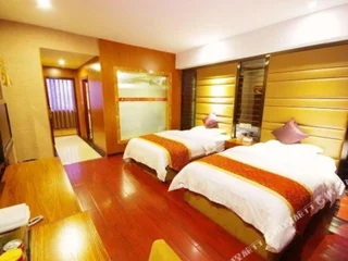 Ибинь: Yibin Rongzhou Holiday Hotel (Guanying Ancient Street)