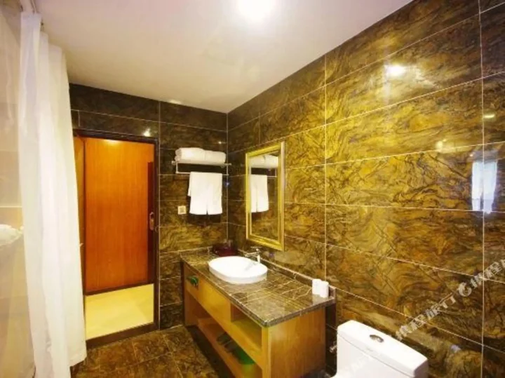 Ибинь: Yibin Rongzhou Holiday Hotel (Guanying Ancient Street)