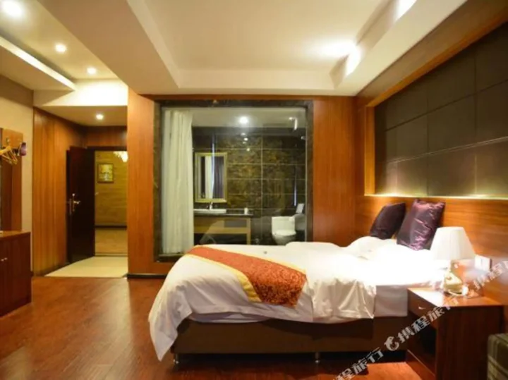 Ибинь: Yibin Rongzhou Holiday Hotel (Guanying Ancient Street)