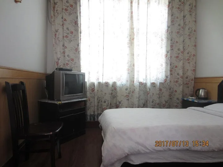 Вэйнань: Huashan Lanyue Youth Hostel