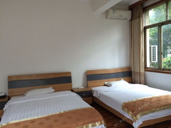 Бачжун: Nanjiang Xianjing Renjia Inn