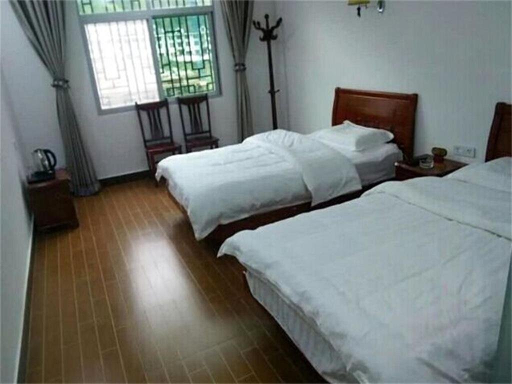 Бачжун: Nanjiang Xianjing Renjia Inn