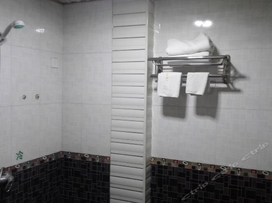 Суцянь: Siyang Jinhao Business Inn