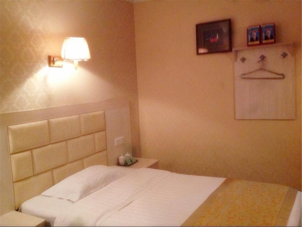 Лучжоу: Luzhou Naxi Inn